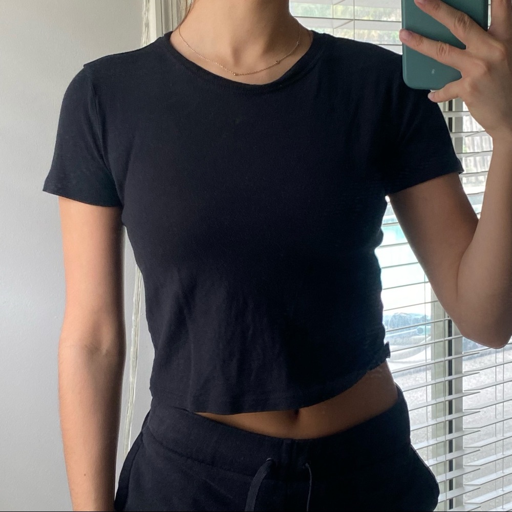 2 cropped tees